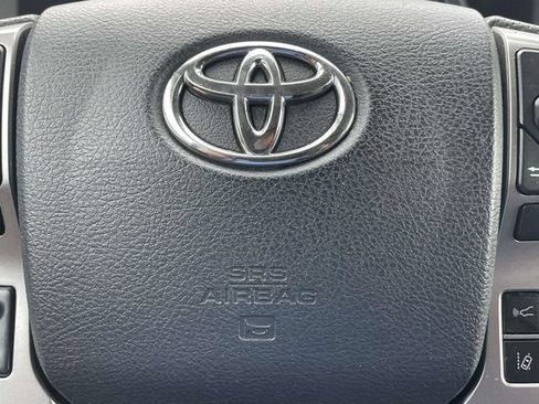 Used 2020 Toyota Tacoma SR5 RWD image 22