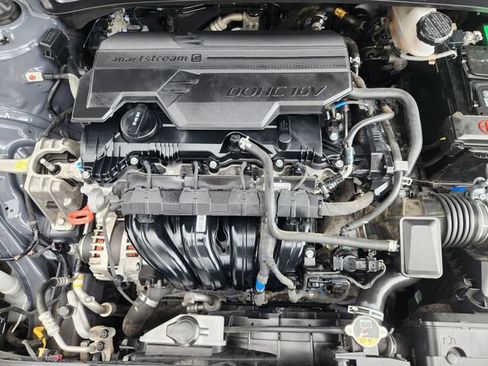 Used 2024 Hyundai Elantra Limited FWD image 27
