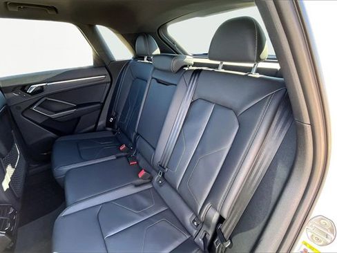 New 2025 Audi Q3 2.0T Premium image 10