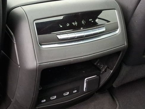 Used 2023 Cadillac Escalade Sport Platinum AWD/4WD image 9