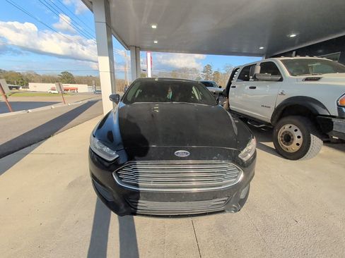Used 2016 Ford Fusion S image 2