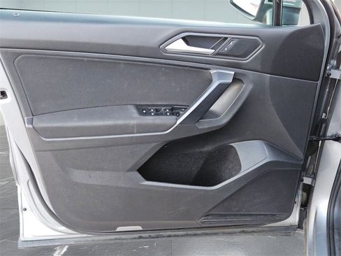 Used 2021 Volkswagen Tiguan S image 14