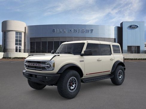 New 2026 Ford Bronco Outer Banks w/ Sasquatch Package AWD/4WD image 2
