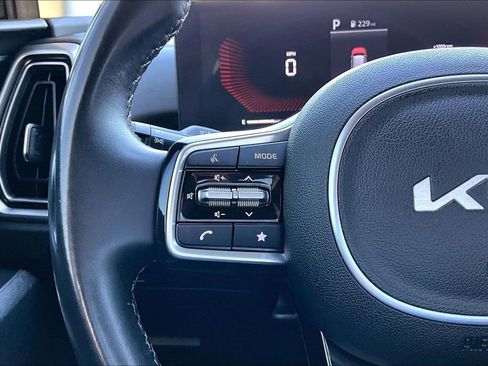 Used 2024 Kia Sorento S image 18