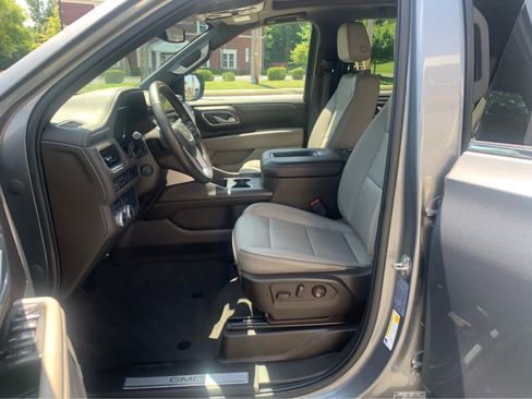 Used 2022 GMC Yukon SLT w/ SLT Premium Package AWD/4WD image 12
