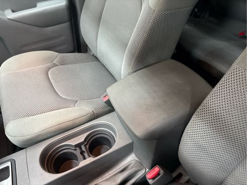 Used 2016 Nissan Frontier SV image 31