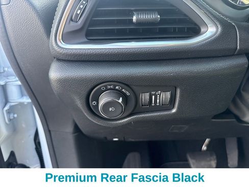 New 2026 Chrysler Pacifica Limited image 13