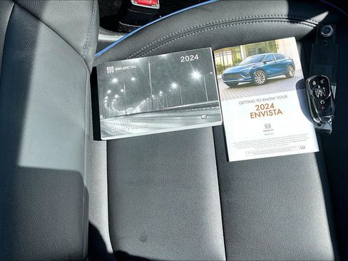 Used 2024 Buick Envista Sport Touring w/ Convenience I Package FWD image 12