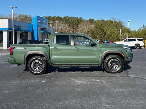 Used 2025 Nissan Frontier Pro-X image 2