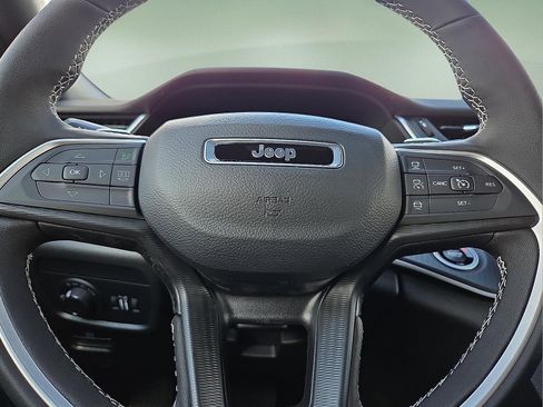 New 2025 Jeep Grand Cherokee L Laredo w/ Luxury Tech Group I image 24