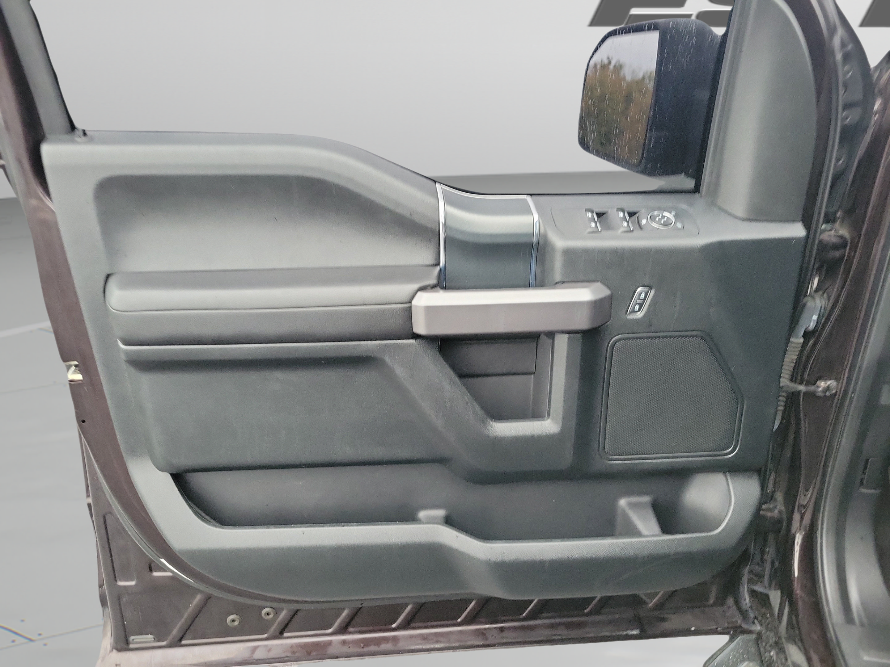 Used 2019 Ford F150 XLT w/ Equipment Group 302A Luxury AWD/4WD image 17