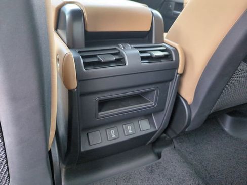 New 2026 Land Rover Defender 110 X-Dynamic SE AWD/4WD image 13