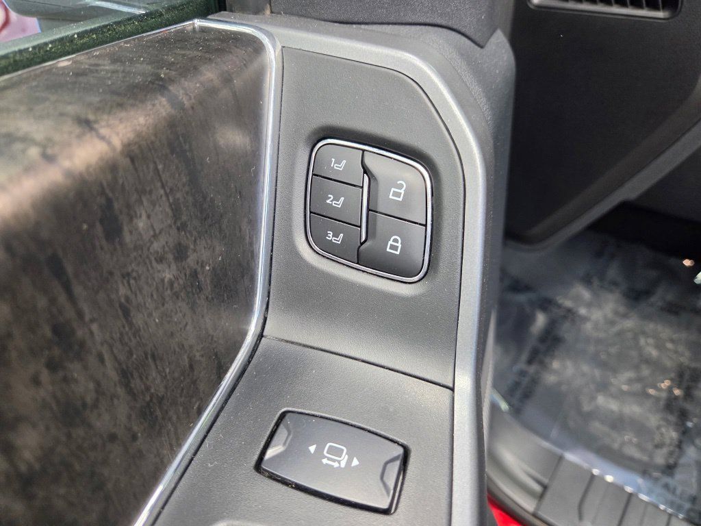 Used 2026 Ford F350 Lariat w/ Black Appearance Package AWD/4WD image 27