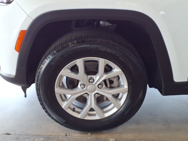 Used 2023 Jeep Grand Cherokee L Limited AWD/4WD image 10