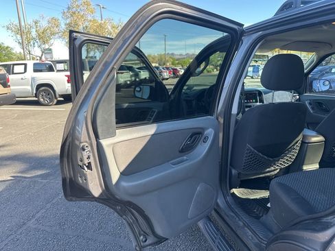 Used 2003 Ford Escape XLT image 7