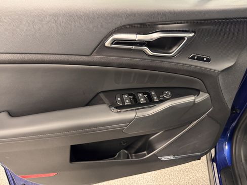 Certified 2025 Kia Sportage SX image 23