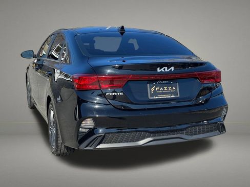 Used 2022 Kia Forte LXS image 3
