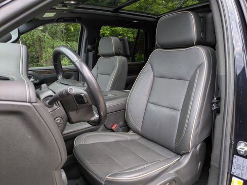 Used 2023 Chevrolet Tahoe Premier w/ Advanced Technology Package AWD/4WD image 12