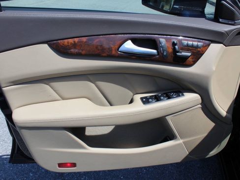 Used 2014 Mercedes-Benz CLS 550 4MATIC image 24