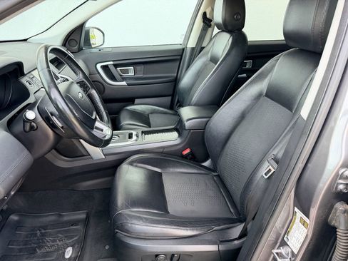 Used 2016 Land Rover Discovery Sport SE image 11