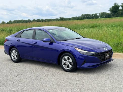 Used 2021 Hyundai Elantra SE FWD image 37