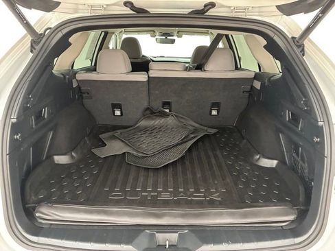 Used 2022 Subaru Outback Premium image 17