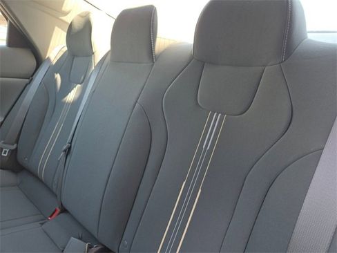 New 2025 Hyundai Elantra SEL image 11
