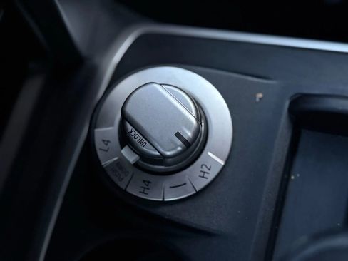 Used 2016 Toyota 4Runner SR5 image 32