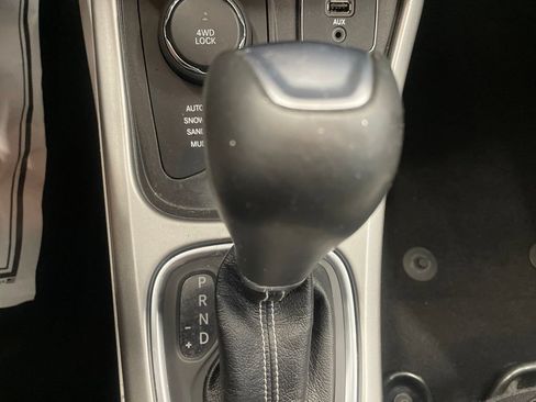 Used 2020 Jeep Compass Latitude w/ Cold Weather Group AWD/4WD image 26