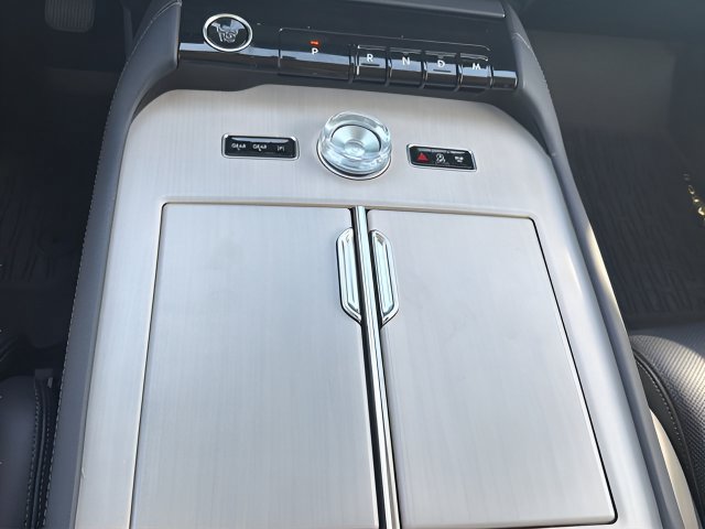 New 2025 Lincoln Navigator Reserve AWD/4WD image 24