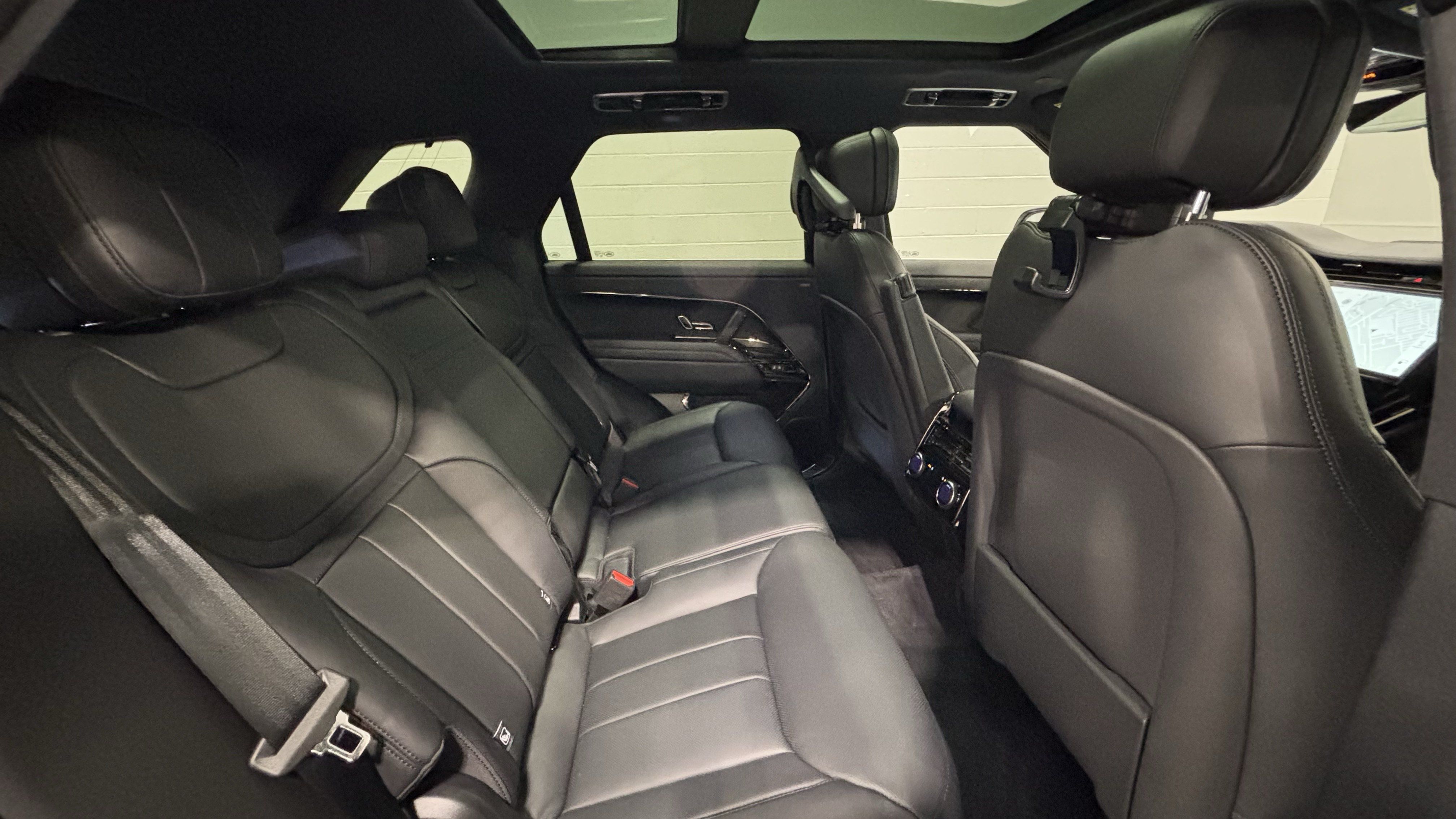 New 2026 Land Rover Range Rover Sport Dynamic SE AWD/4WD image 16
