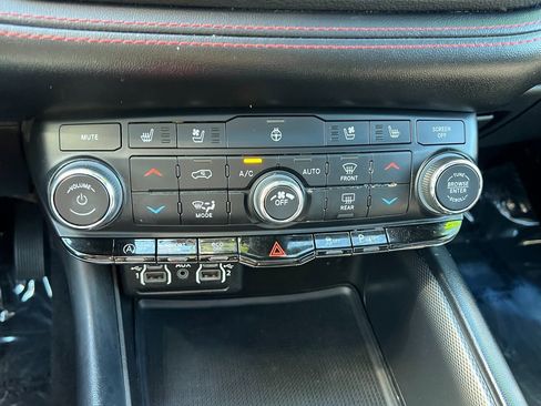 Certified 2023 Dodge Durango GT image 33