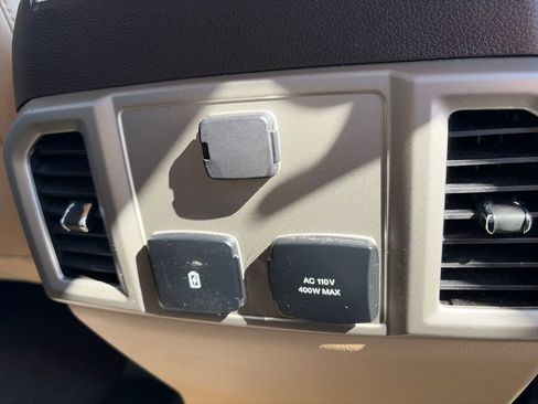 Used 2020 Ford F150 Lariat image 39