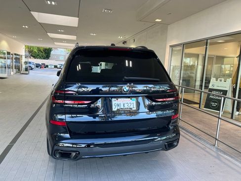 Certified 2025 BMW X7 xDrive40i w/ Executive Package AWD/4WD image 7