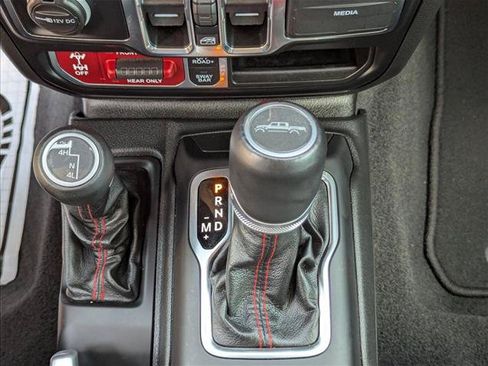 Used 2021 Jeep Gladiator Rubicon AWD/4WD image 11