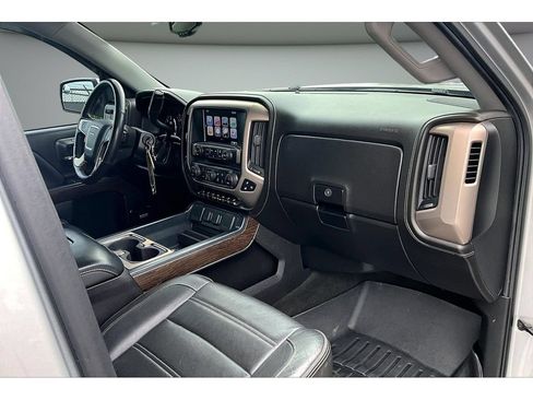 Used 2017 GMC Sierra 1500 Denali w/ Denali Ultimate Package AWD/4WD image 41