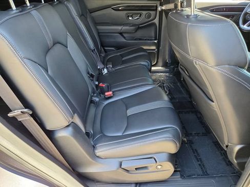 Certified 2023 Honda Pilot Touring image 23
