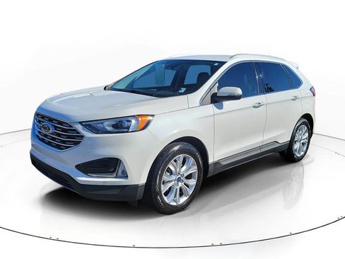 Used 2020 Ford Edge Titanium image 2