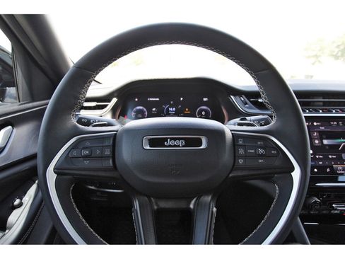 Used 2023 Jeep Grand Cherokee L Laredo AWD/4WD image 17