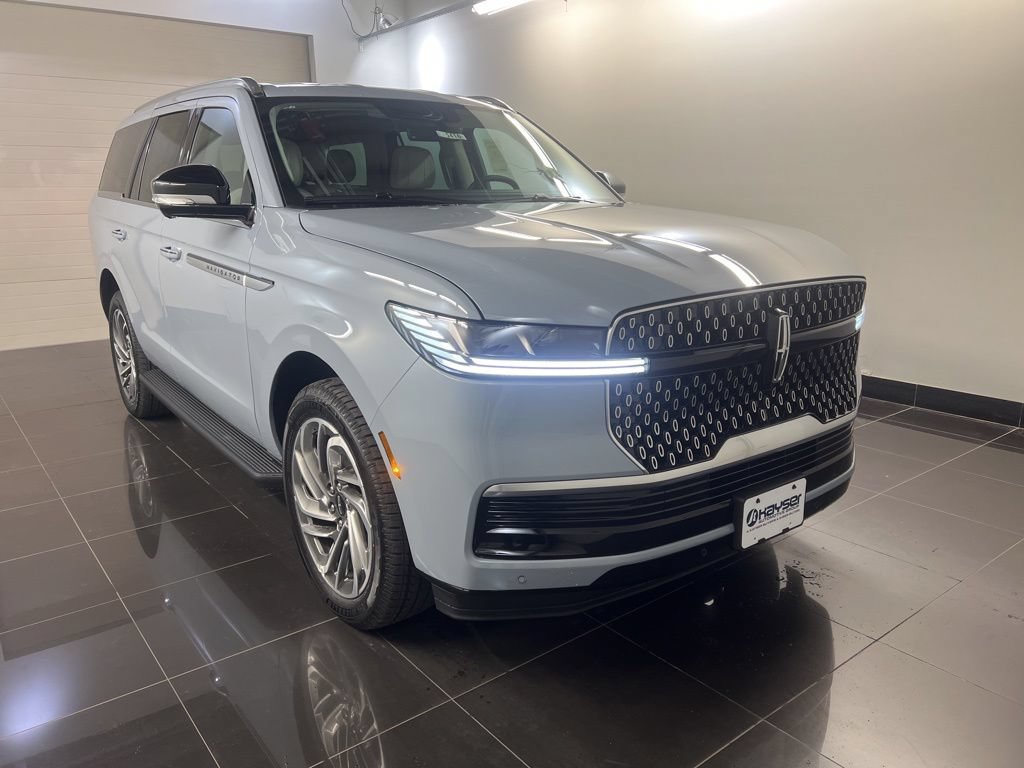 New 2026 Lincoln Navigator Premiere AWD/4WD image 1