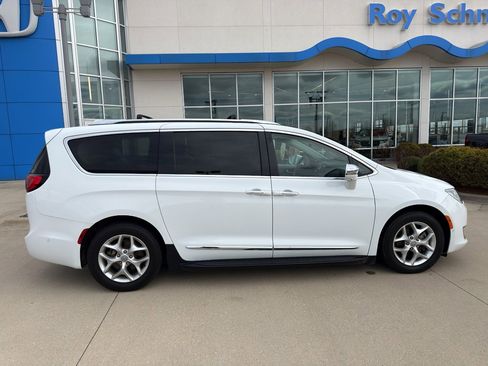 Used 2020 Chrysler Pacifica Limited w/ Advanced Safetytec Group image 4