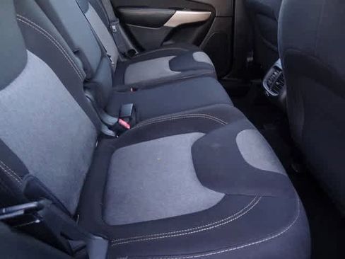 Used 2017 Jeep Cherokee Sport image 19