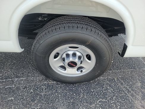 New 2025 GMC Savana 2500 Work Van w/ Driver Convenience Package image 12