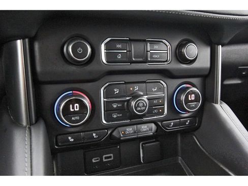 Used 2021 Chevrolet Tahoe Z71 w/ Luxury Package image 24