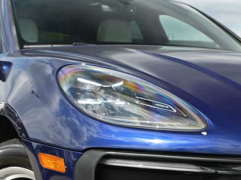 Used 2024 Porsche Macan w/ Premium Plus Package image 25