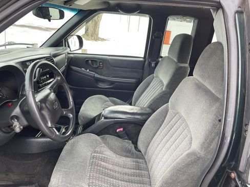 Used 2002 Chevrolet S10 Pickup LS w/ LS Preferred Equipment Group AWD/4WD image 10