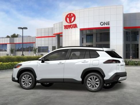 New 2026 Toyota Corolla Cross LE w/ Moonroof Package image 6