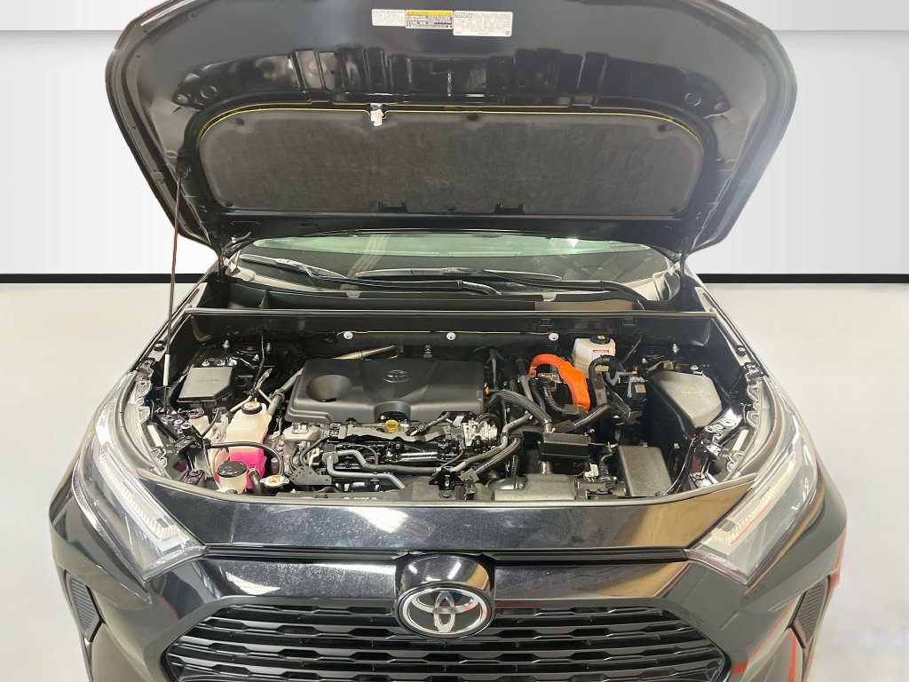 Used 2025 Toyota RAV4 XLE w/ Weather Package AWD/4WD image 30