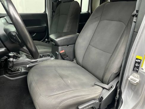 Used 2020 Jeep Gladiator Sport w/ Quick Order Package 24S AWD/4WD image 19