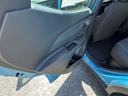 New 2027 Chevrolet Bolt LT w/ Comfort Package FWD image 15